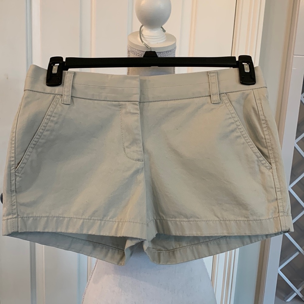 J Crew beige Chino low rise shorts Broken In style size 4